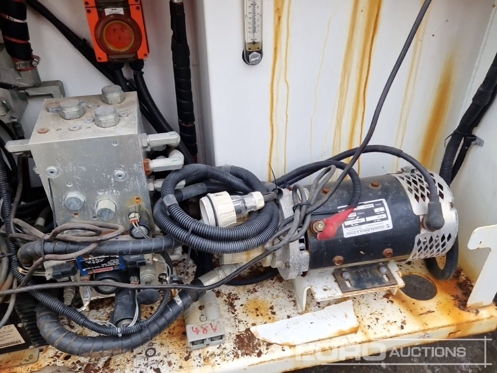 Vazdušna platforma 2015 JLG MEC3084ES: slika 24 Vazdušna platforma 2015 JLG MEC3084ES: slika 24