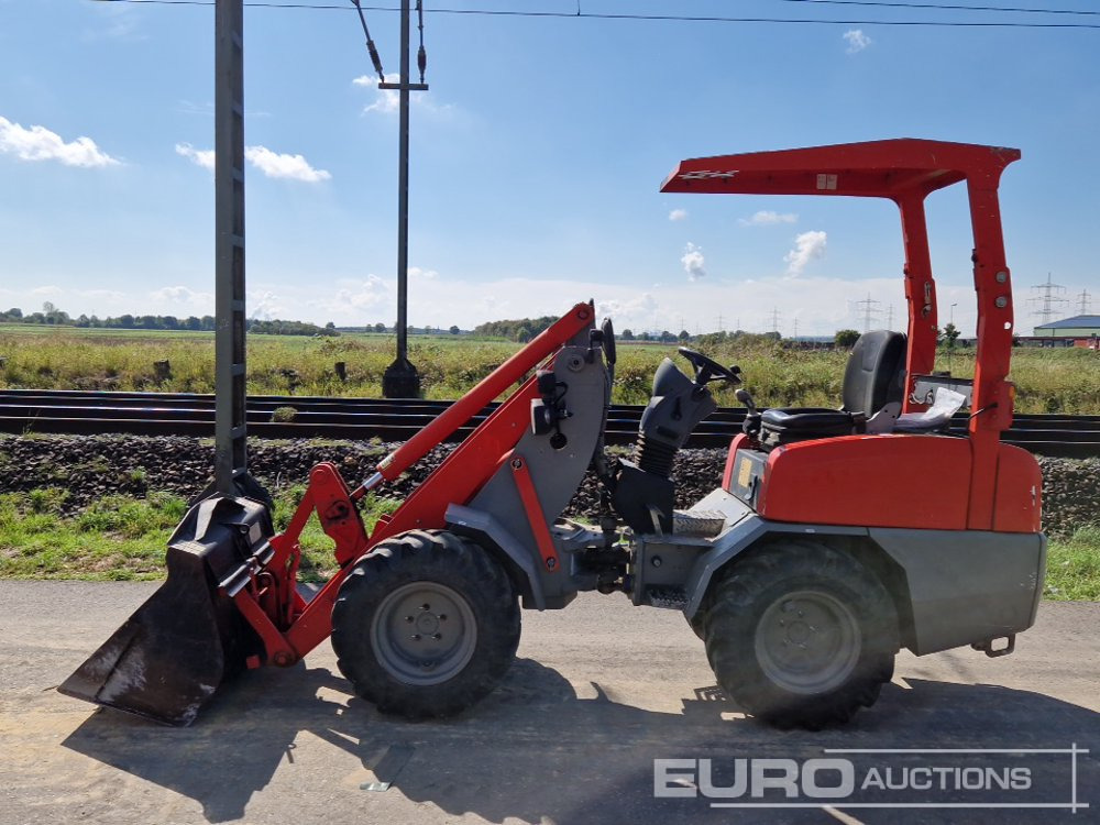 2016 JCB 403 - Utovarivač točkaš: slika 2 2016 JCB 403 - Utovarivač točkaš: slika 2