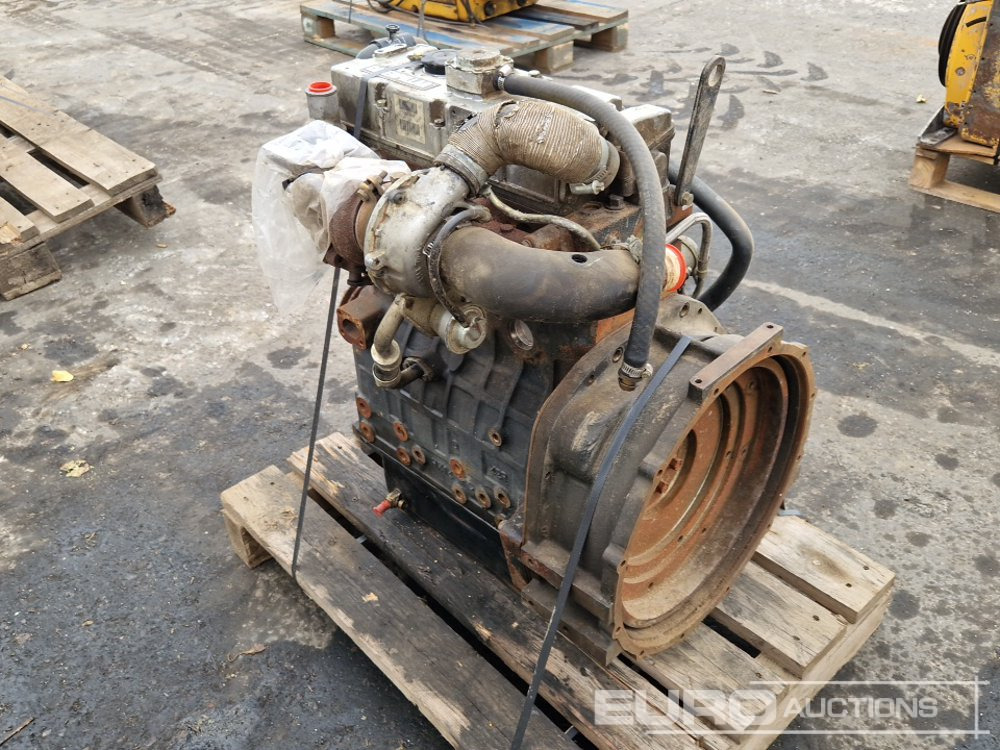 CAT 4 Cylinder Turbo Diesel Engine - Motor: slika 3 CAT 4 Cylinder Turbo Diesel Engine - Motor: slika 3