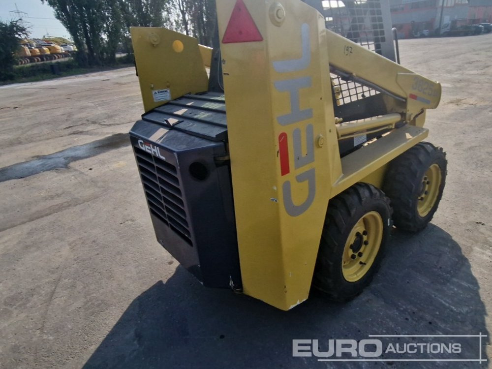 Gehl SL3825 - Mini utovarivač: slika 5 Gehl SL3825 - Mini utovarivač: slika 5