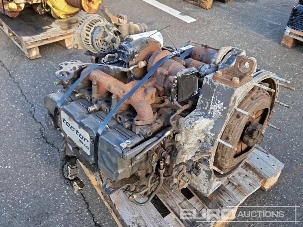 Iveco 4 Cylinder Turbo Diesel Engine - Motor: slika 4 Iveco 4 Cylinder Turbo Diesel Engine - Motor: slika 4