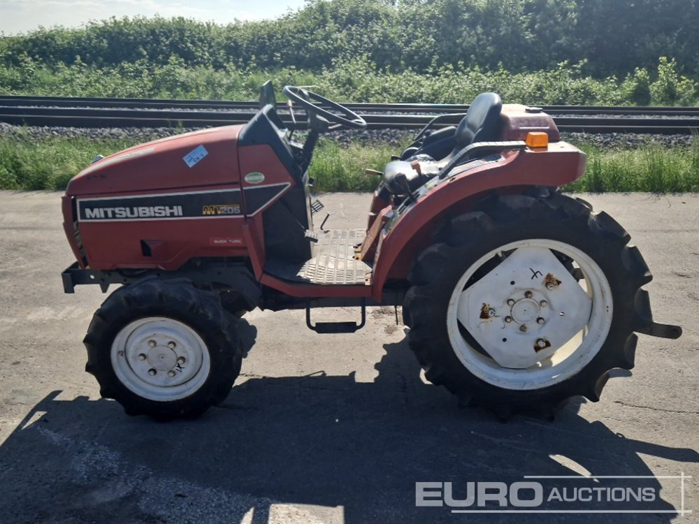 Mitsubishi MT205D - Mali traktor: slika 2 Mitsubishi MT205D - Mali traktor: slika 2