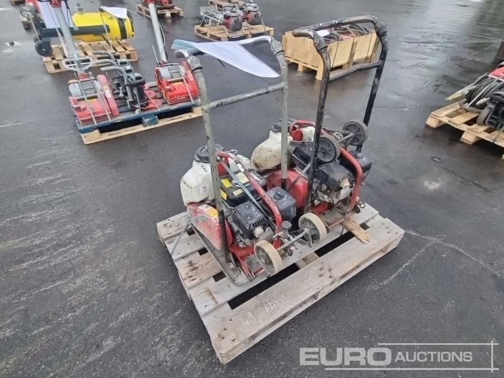 Pallet of Assorted Compaction Plates (2 of) - Mašina za asfalt: slika 1 Pallet of Assorted Compaction Plates (2 of) - Mašina za asfalt: slika 1