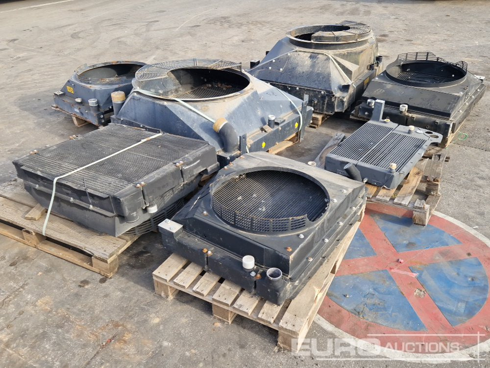 Pallets of Various Radiators to suit Excavators (7 of) - Rezervni deo za Bager: slika 2 Pallets of Various Radiators to suit Excavators (7 of) - Rezervni deo za Bager: slika 2