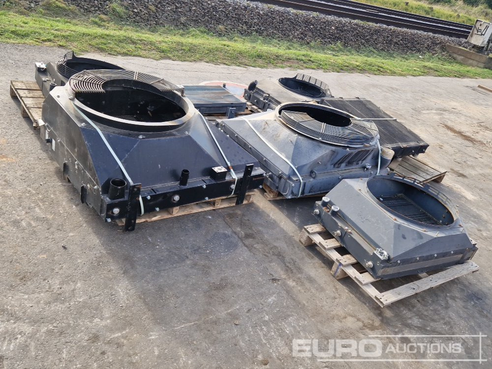 Pallets of Various Radiators to suit Excavators (7 of) - Rezervni deo za Bager: slika 4 Pallets of Various Radiators to suit Excavators (7 of) - Rezervni deo za Bager: slika 4