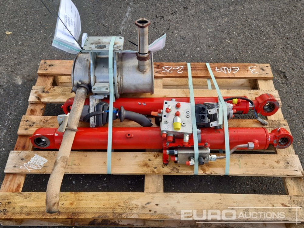 Spare Parts, Cylinder, Joysticks, Hydraulic Parts, Exhaust to suit Volvo ECR50D - Rezervni deo za Bager: slika 1 Spare Parts, Cylinder, Joysticks, Hydraulic Parts, Exhaust to suit Volvo ECR50D - Rezervni deo za Bager: slika 1