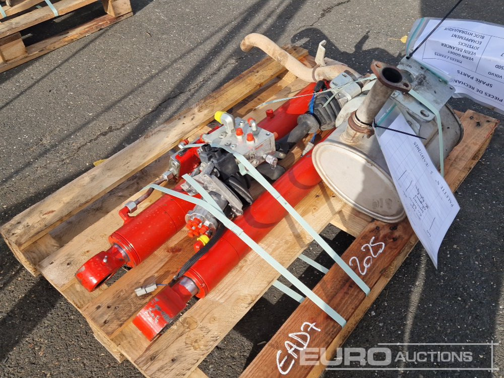 Spare Parts, Cylinder, Joysticks, Hydraulic Parts, Exhaust to suit Volvo ECR50D - Rezervni deo za Bager: slika 2 Spare Parts, Cylinder, Joysticks, Hydraulic Parts, Exhaust to suit Volvo ECR50D - Rezervni deo za Bager: slika 2