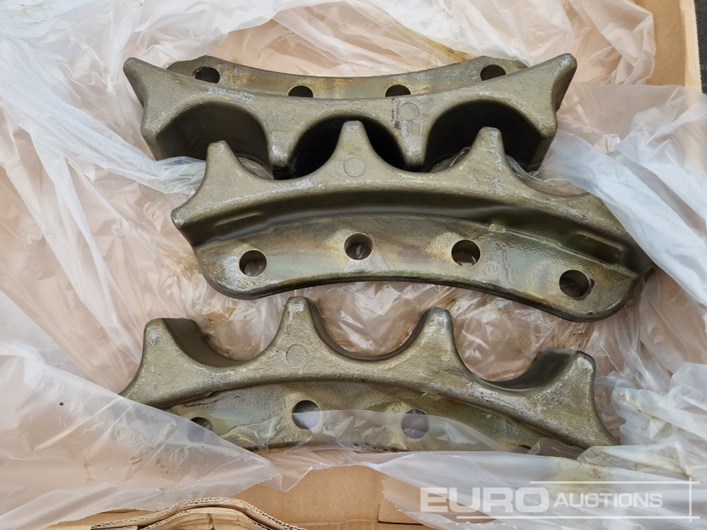 Steel Tracks Segements to suut CAT (Part No 102-6683) - Rezervni deo za Bager: slika 1 Steel Tracks Segements to suut CAT (Part No 102-6683) - Rezervni deo za Bager: slika 1