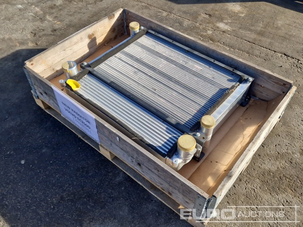 Unused Radiator to suit Volvo EC250D - Rezervni deo: slika 2 Unused Radiator to suit Volvo EC250D - Rezervni deo: slika 2