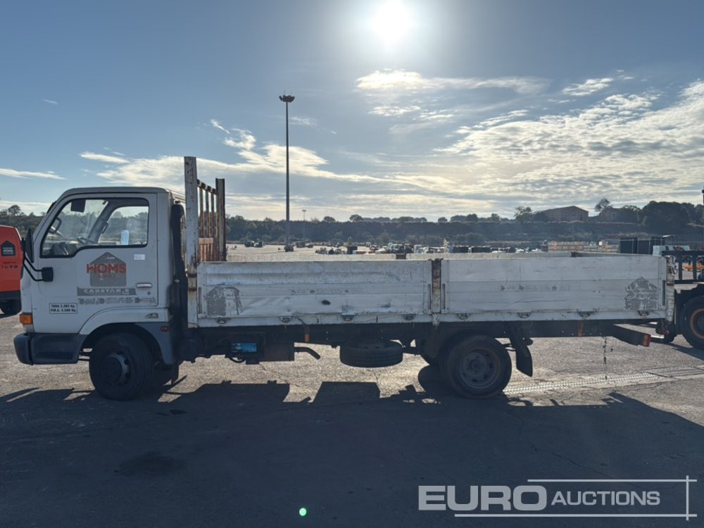 1999 Nissan Cabstar - Kamion sa tovarnim sandukom: slika 2 1999 Nissan Cabstar - Kamion sa tovarnim sandukom: slika 2