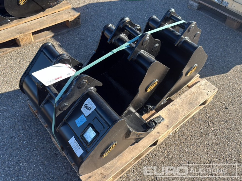 Geith Digging Bucket H03-0450-11071 to suit MCR1009 (S/Ns 1166011, 1166012) (2 of), Bucket H03-0450-11072 to Suit MCR1009 (S/N 1166034) - Kašika: slika 1 Geith Digging Bucket H03-0450-11071 to suit MCR1009 (S/Ns 1166011, 1166012) (2 of), Bucket H03-0450-11072 to Suit MCR1009 (S/N 1166034) - Kašika: slika 1