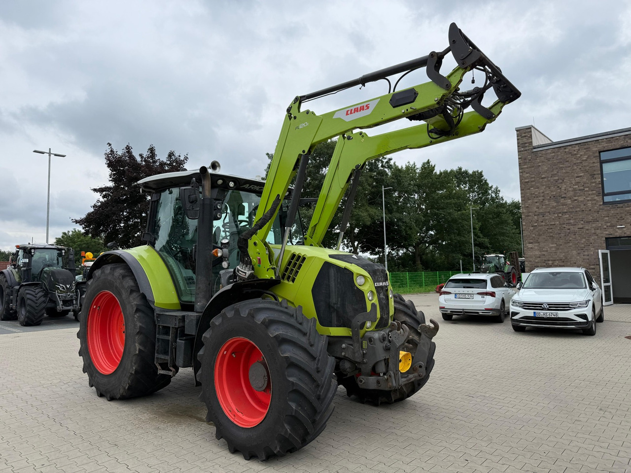 Claas Arion 650 C-Matic - Traktor: slika 1 Claas Arion 650 C-Matic - Traktor: slika 1