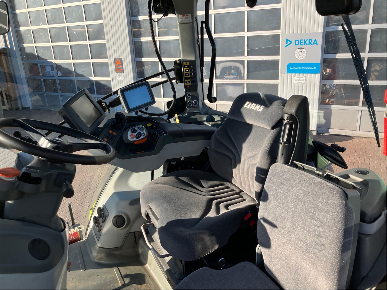 Claas Axion 850 C-Matic - Traktor: slika 2 Claas Axion 850 C-Matic - Traktor: slika 2