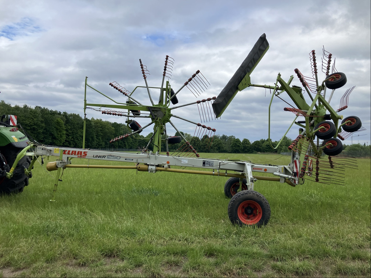 Claas Liner 1250 Profil - Prevrtač/ Grabuljač: slika 1 Claas Liner 1250 Profil - Prevrtač/ Grabuljač: slika 1