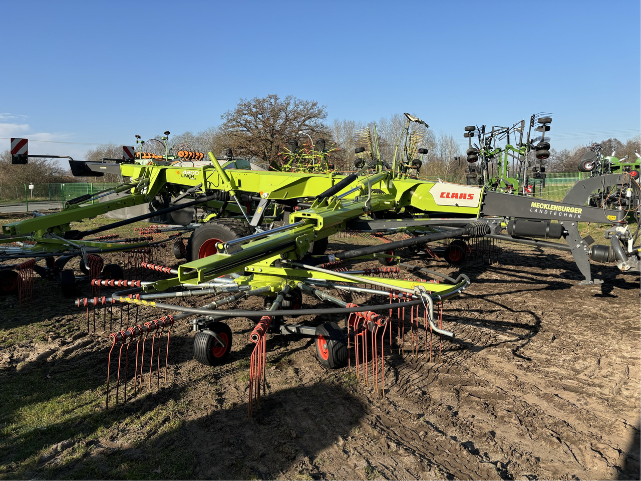 Claas Liner 4800 Trend - Prevrtač/ Grabuljač: slika 4 Claas Liner 4800 Trend - Prevrtač/ Grabuljač: slika 4