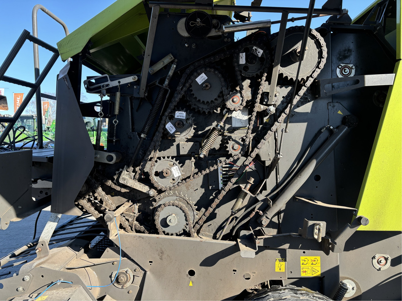 Claas Rollant 520 RC - Oprema za prevrtanje i razlaganje: slika 4 Claas Rollant 520 RC - Oprema za prevrtanje i razlaganje: slika 4