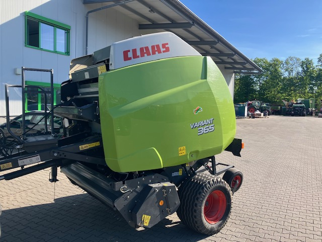 Claas Variant 365 - Oprema za prevrtanje i razlaganje: slika 1 Claas Variant 365 - Oprema za prevrtanje i razlaganje: slika 1