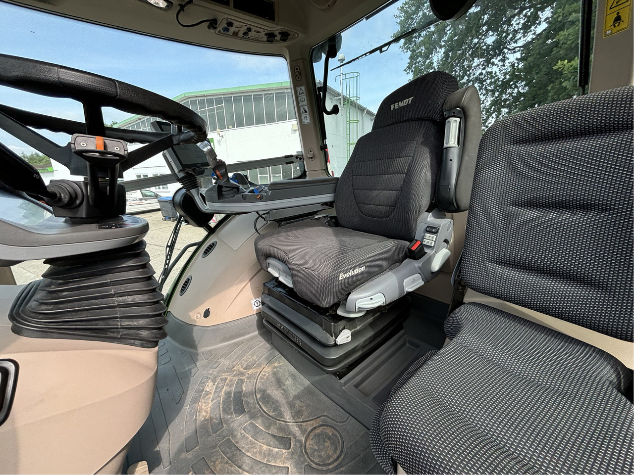 Fendt 1050 Vario S4 ProfiPlus Fendt 1050 Vario S4 ProfiPlus: slika 18 Fendt 1050 Vario S4 ProfiPlus Fendt 1050 Vario S4 ProfiPlus: slika 18