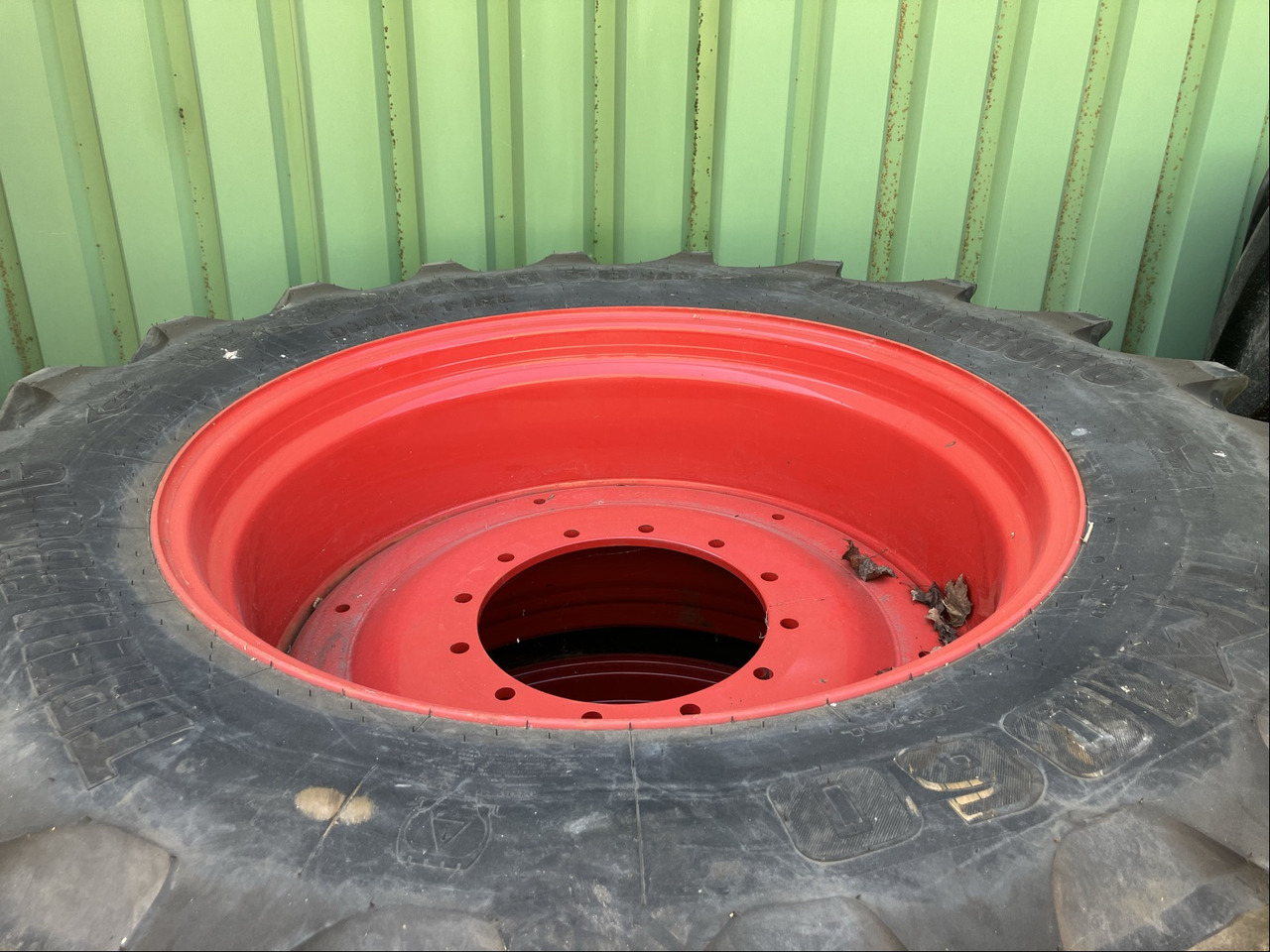 Fendt 650/60R38 750/70R44 - Шины и диски: slika 3 Fendt 650/60R38 750/70R44 - Шины и диски: slika 3