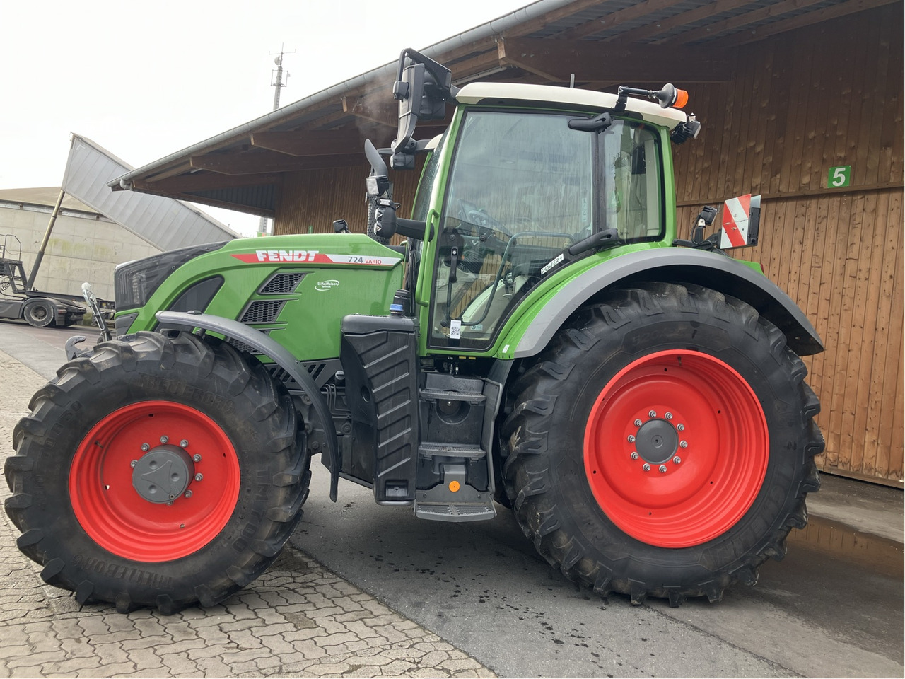 Traktor novi Fendt 724 Vario Gen6: slika 10