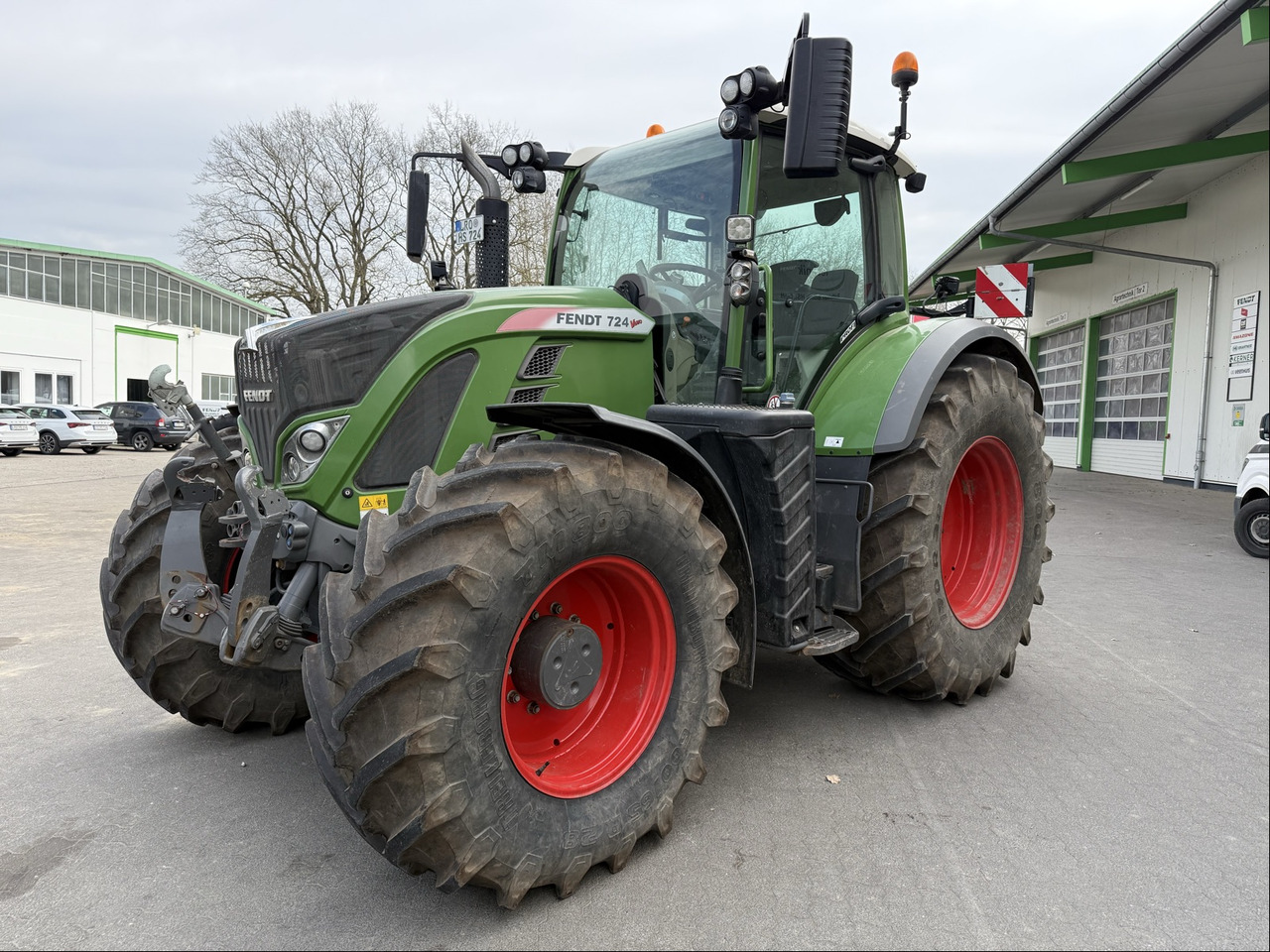 Fendt 724 Vario S4 - Traktor: slika 1 Fendt 724 Vario S4 - Traktor: slika 1
