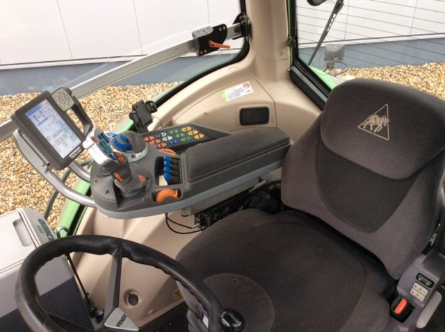 Fendt 824 Vario S4 Profi - Traktor: slika 3 Fendt 824 Vario S4 Profi - Traktor: slika 3