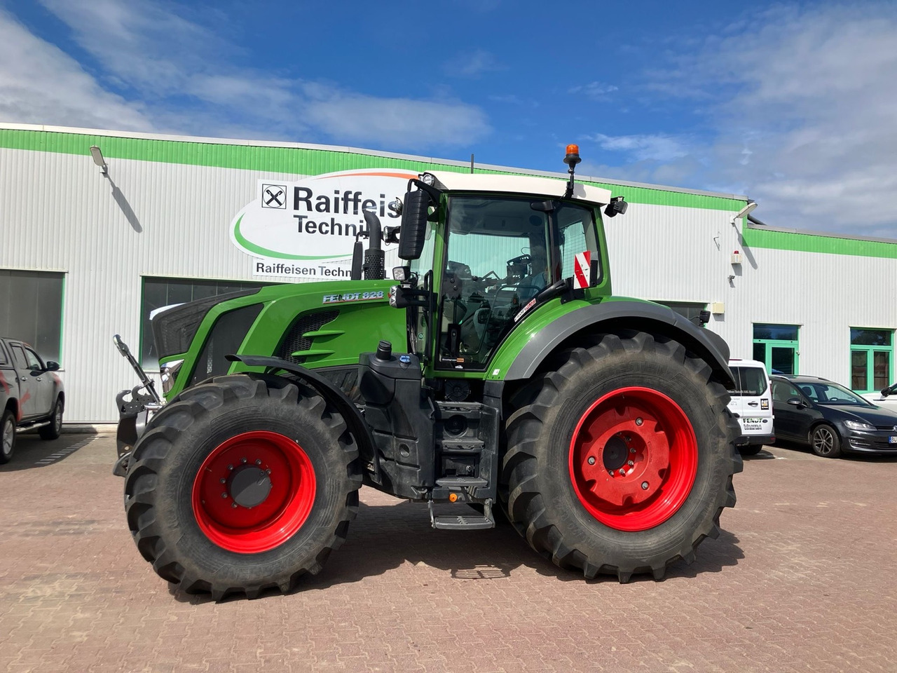 Fendt 828 Vario S4 Profi Plus - Traktor: slika 1 Fendt 828 Vario S4 Profi Plus - Traktor: slika 1