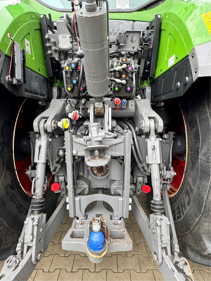 Fendt 933 Vario Gen6 Profi Plus - Traktor: slika 4 Fendt 933 Vario Gen6 Profi Plus - Traktor: slika 4