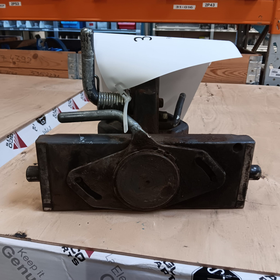 Fendt Anhängekupplung 38er Bolzen - Traktor: slika 2 Fendt Anhängekupplung 38er Bolzen - Traktor: slika 2