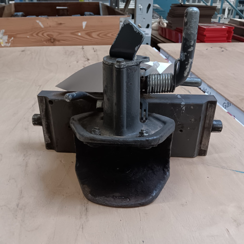 Fendt Anhängekupplung 38er Bolzen - Traktor: slika 1 Fendt Anhängekupplung 38er Bolzen - Traktor: slika 1