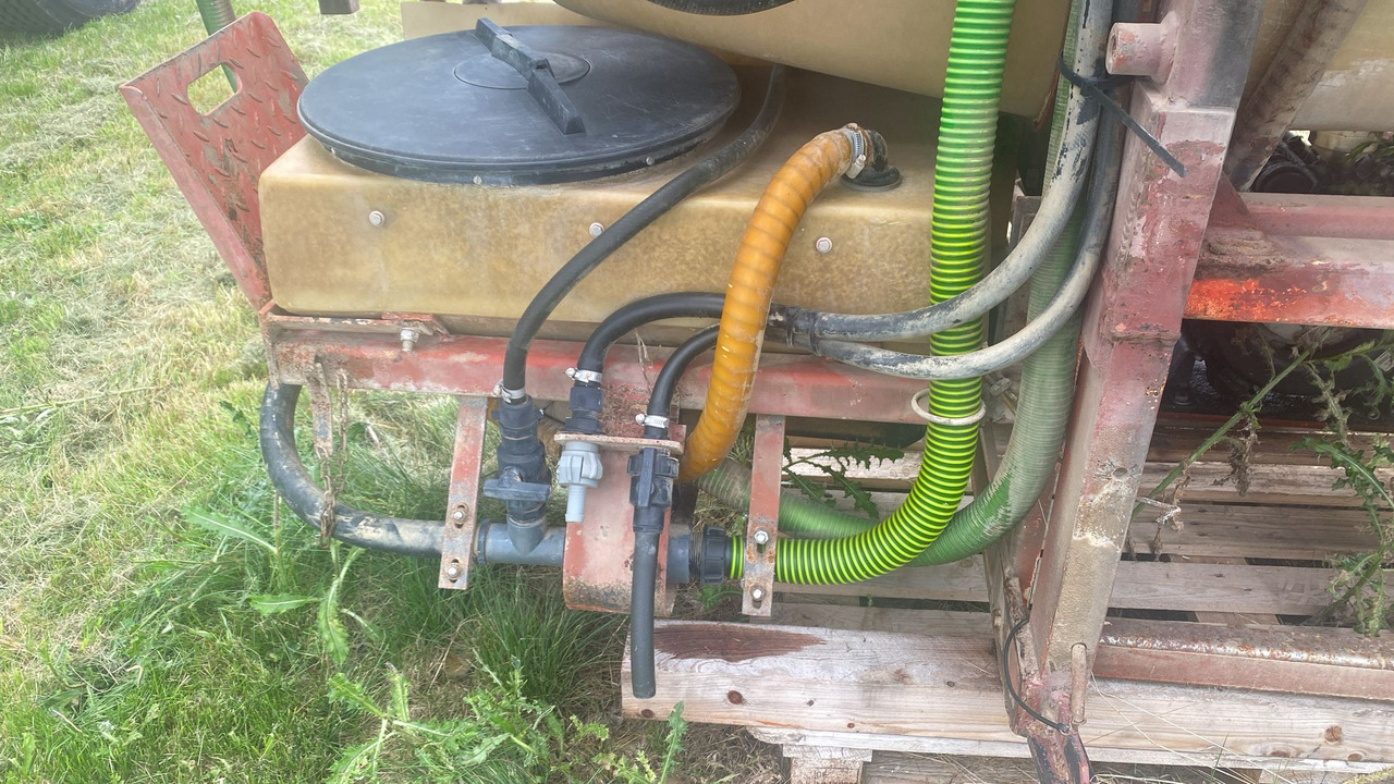 Jacoby Jacoby Eurosuper 1500l 20m - Prskalica montirana na traktor: slika 4 Jacoby Jacoby Eurosuper 1500l 20m - Prskalica montirana na traktor: slika 4