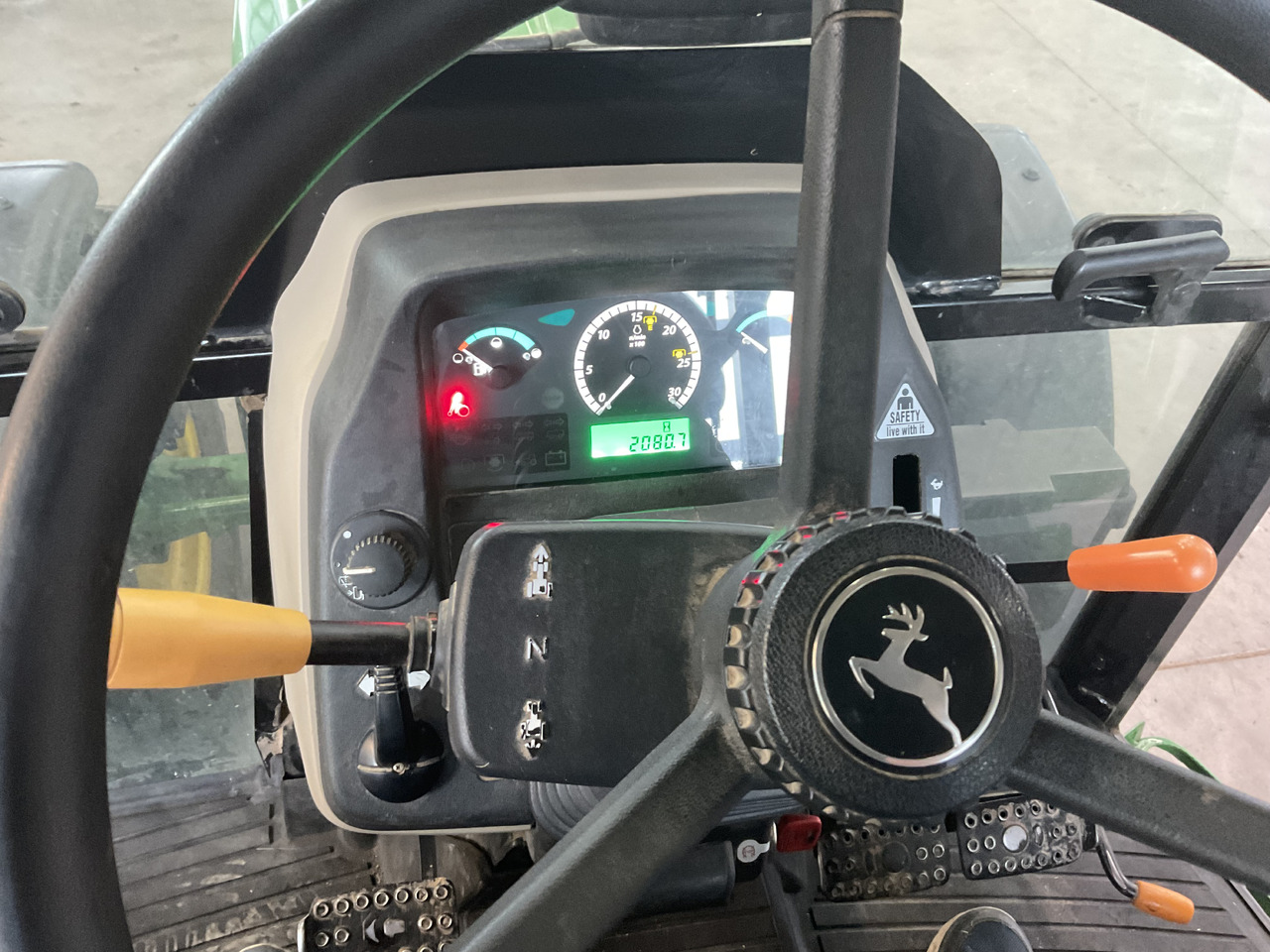 John Deere 5055 E - Traktor: slika 2 John Deere 5055 E - Traktor: slika 2