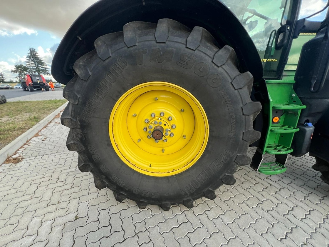 John Deere 6215 R - Traktor: slika 5 John Deere 6215 R - Traktor: slika 5