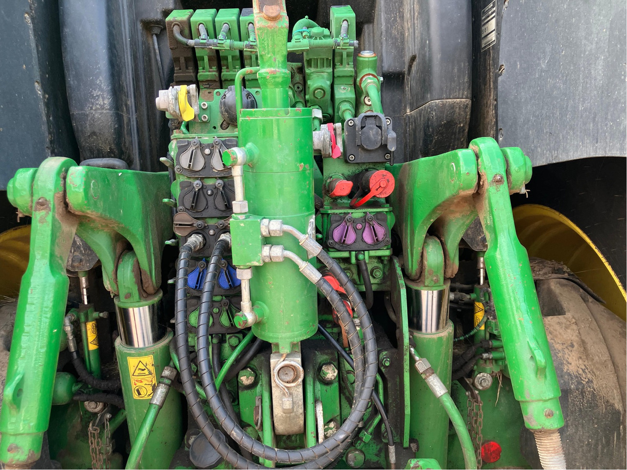 John Deere 6250 R - Traktor: slika 2 John Deere 6250 R - Traktor: slika 2