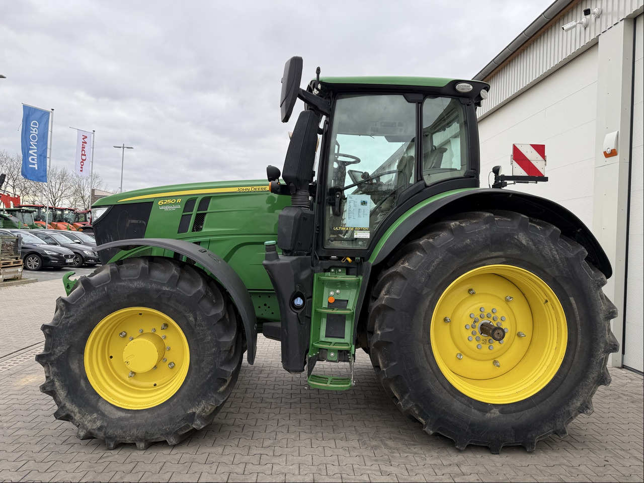 John Deere 6250 R - Traktor: slika 2 John Deere 6250 R - Traktor: slika 2