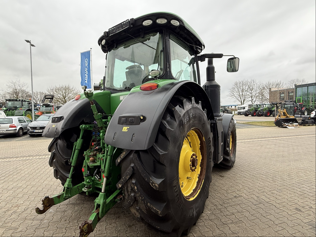 John Deere 8320 R E23 - Traktor: slika 5 John Deere 8320 R E23 - Traktor: slika 5