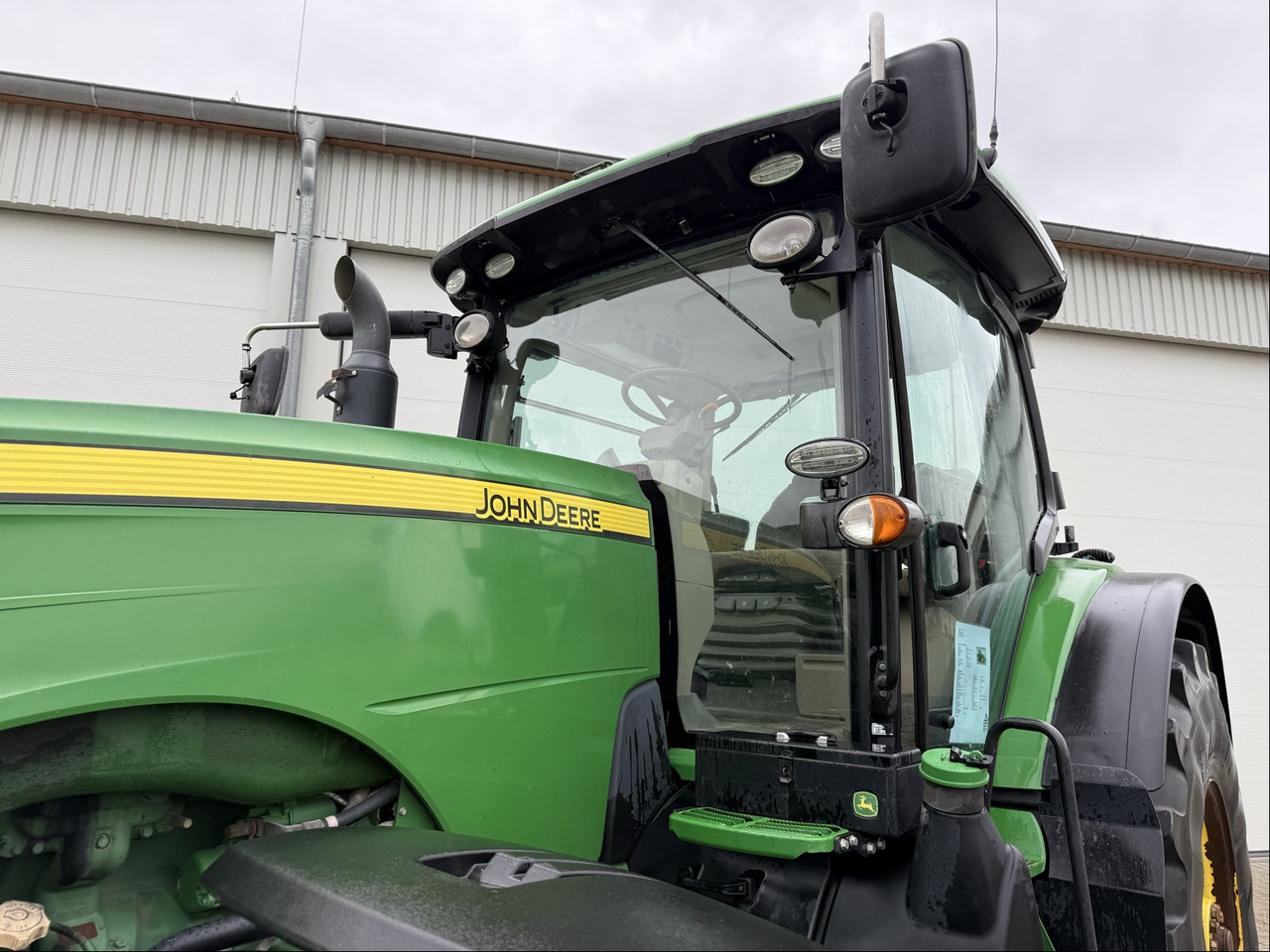 John Deere 8320 R - Traktor: slika 3 John Deere 8320 R - Traktor: slika 3