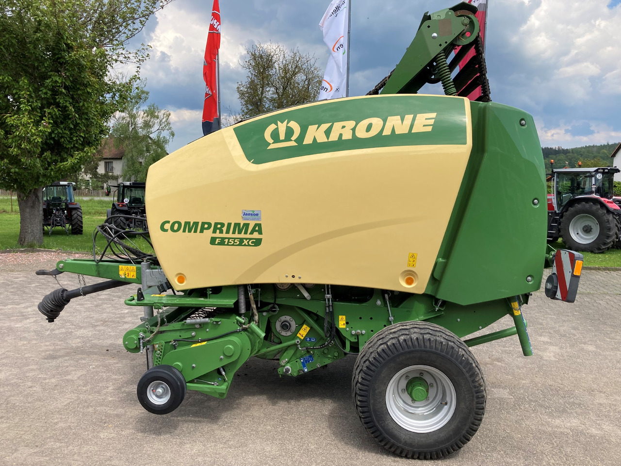 Krone Comprima F 155 XC - Oprema za prevrtanje i razlaganje: slika 1 Krone Comprima F 155 XC - Oprema za prevrtanje i razlaganje: slika 1