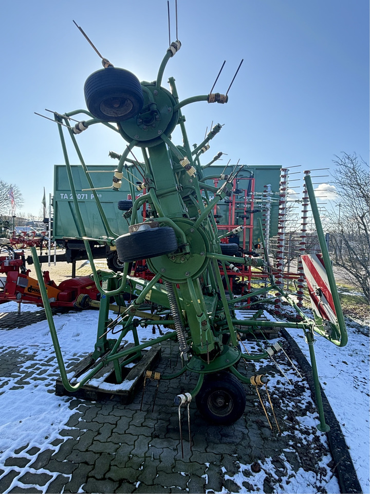 Krone Heuwender KW 882 - Prevrtač/ Grabuljač: slika 5 Krone Heuwender KW 882 - Prevrtač/ Grabuljač: slika 5