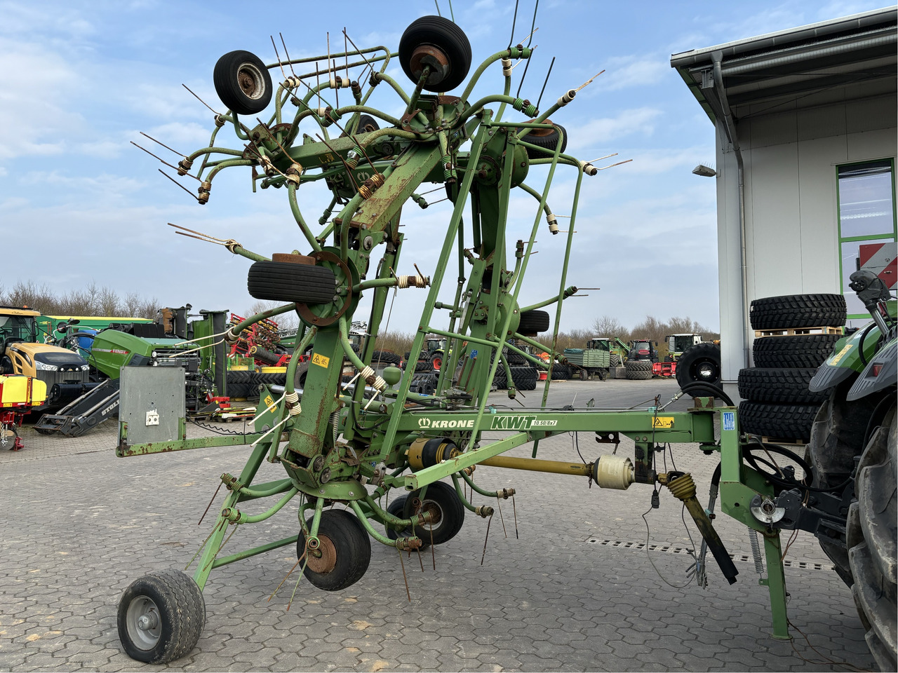 Krone KWT 10.50 / 8 x 7 Heuwender - Prevrtač/ Grabuljač: slika 5 Krone KWT 10.50 / 8 x 7 Heuwender - Prevrtač/ Grabuljač: slika 5