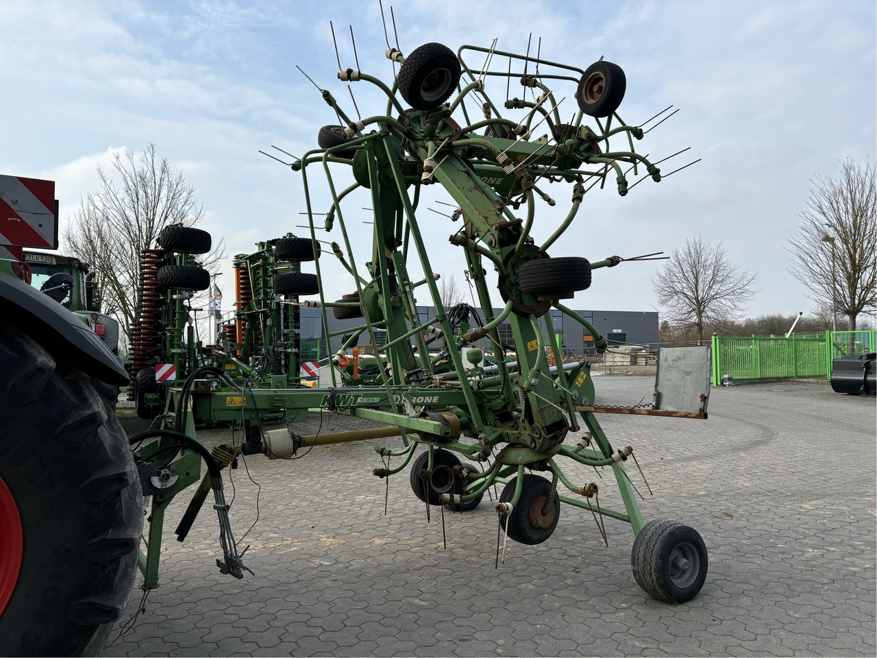 Krone KWT 10.50 / 8 x 7 Heuwender - Prevrtač/ Grabuljač: slika 1 Krone KWT 10.50 / 8 x 7 Heuwender - Prevrtač/ Grabuljač: slika 1