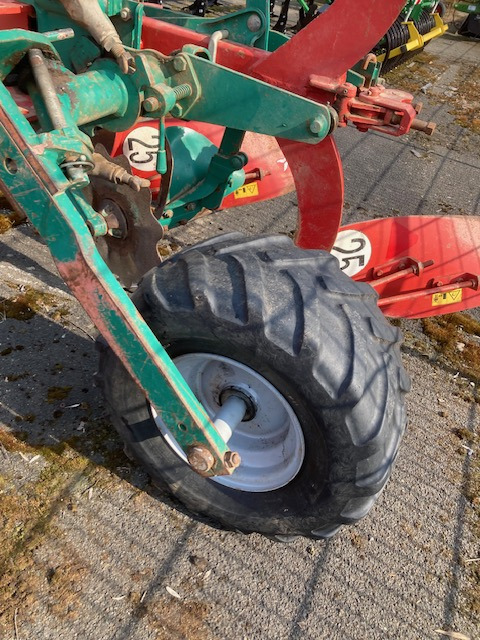 Kverneland EG 100/300/77RH - Plug: slika 2 Kverneland EG 100/300/77RH - Plug: slika 2