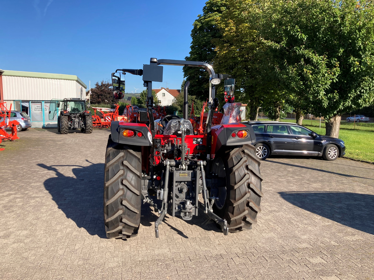 Traktor novi Massey Ferguson 4708 M Plattform Essential: slika 6