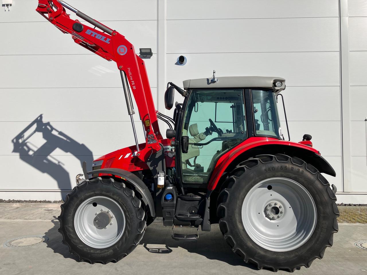 Massey Ferguson 5613 Dyna 6 - Traktor: slika 1 Massey Ferguson 5613 Dyna 6 - Traktor: slika 1