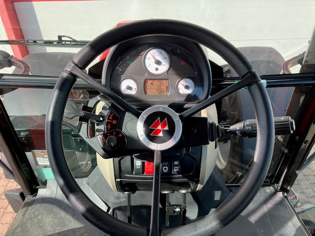 Massey Ferguson 5712 M 4WD Cab Essential - Traktor: slika 5 Massey Ferguson 5712 M 4WD Cab Essential - Traktor: slika 5