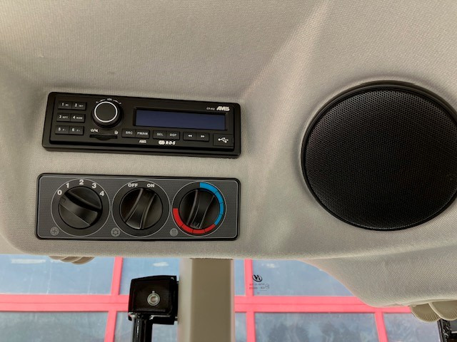 Massey Ferguson 5712 M 4WD Cab Essential - Traktor: slika 2 Massey Ferguson 5712 M 4WD Cab Essential - Traktor: slika 2