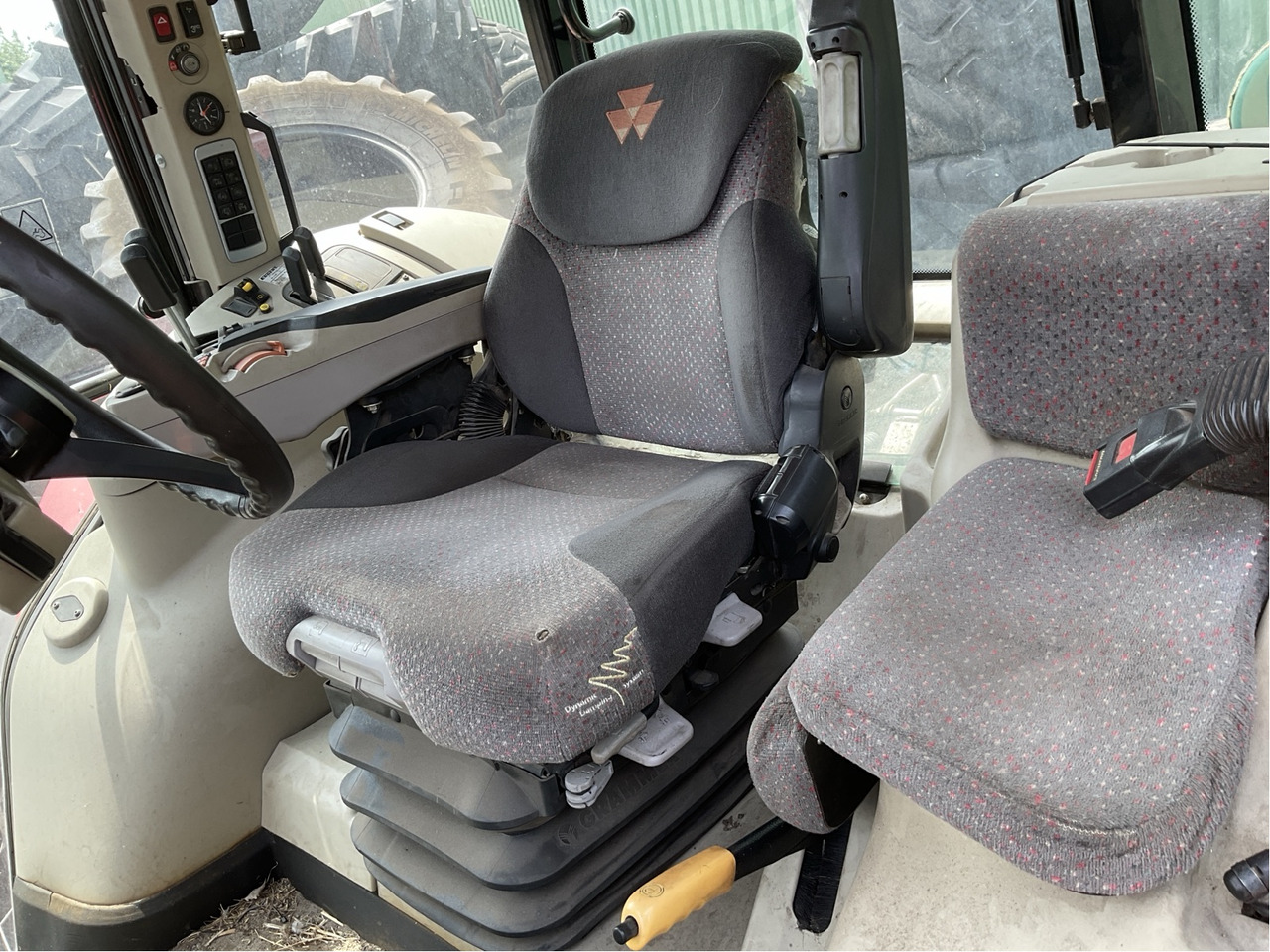 Massey Ferguson 6614 Dyna 6 - Traktor: slika 3 Massey Ferguson 6614 Dyna 6 - Traktor: slika 3