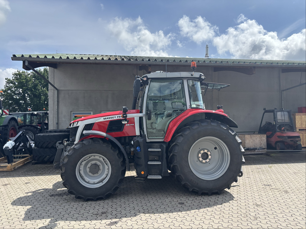 Massey Ferguson 6S.145 Dyna-VT EXCLUSIVE - Traktor: slika 1 Massey Ferguson 6S.145 Dyna-VT EXCLUSIVE - Traktor: slika 1