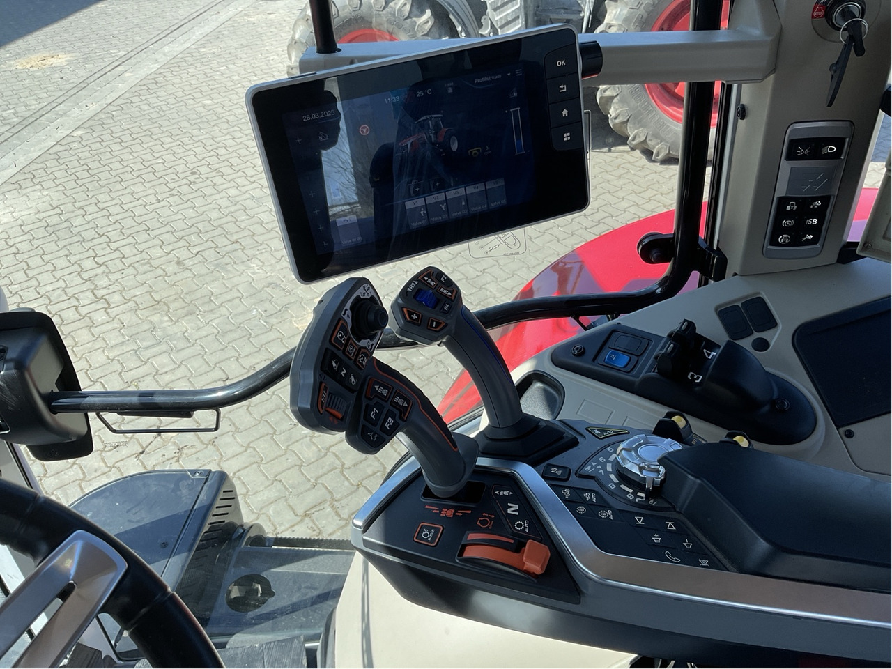 Massey Ferguson 6S.155 Dyna-VT EXCLUSIVE - Traktor: slika 2 Massey Ferguson 6S.155 Dyna-VT EXCLUSIVE - Traktor: slika 2