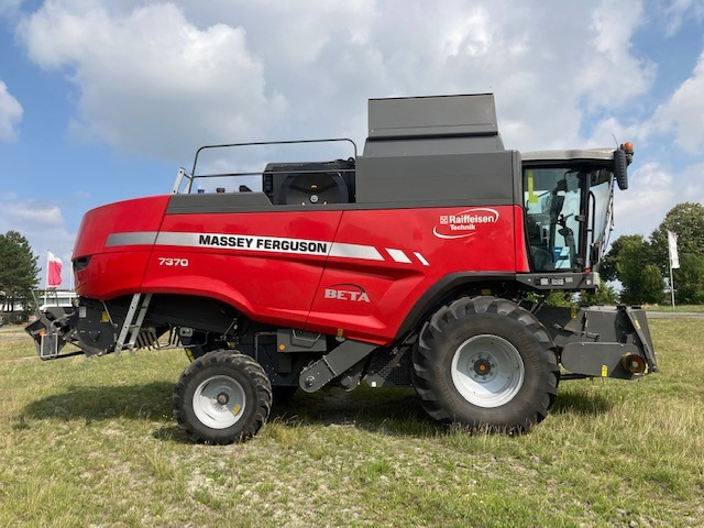 Massey Ferguson 7370 Beta - Kombinovani kombajn: slika 1 Massey Ferguson 7370 Beta - Kombinovani kombajn: slika 1